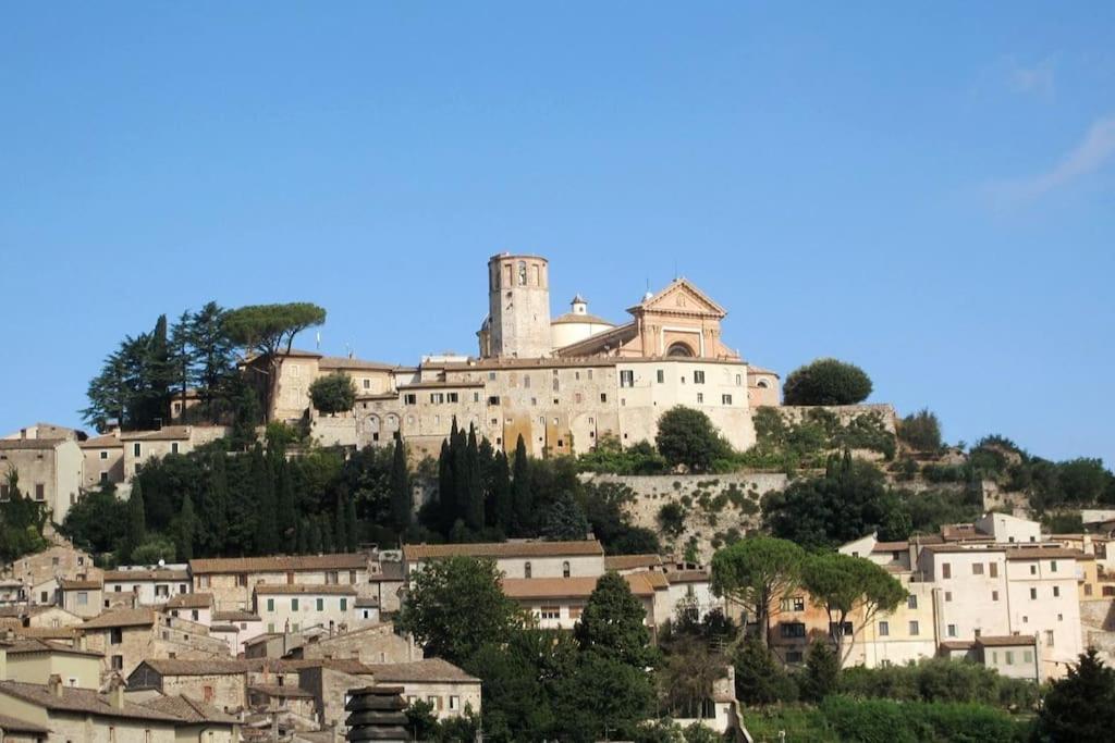 *La Torre Di Amelia* Nel Cuore Dell' Umbria Bagian luar foto
